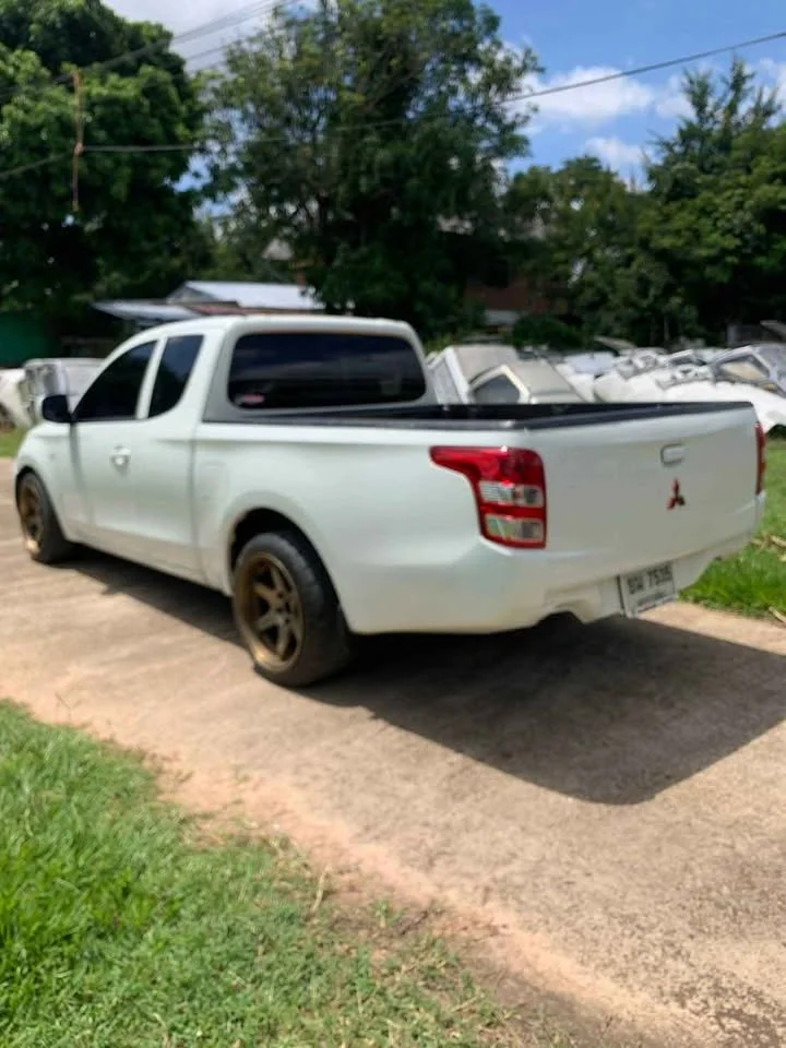 2560 Mitsubishi Triton V 3