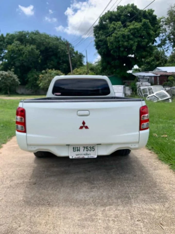 2560 Mitsubishi Triton V 2