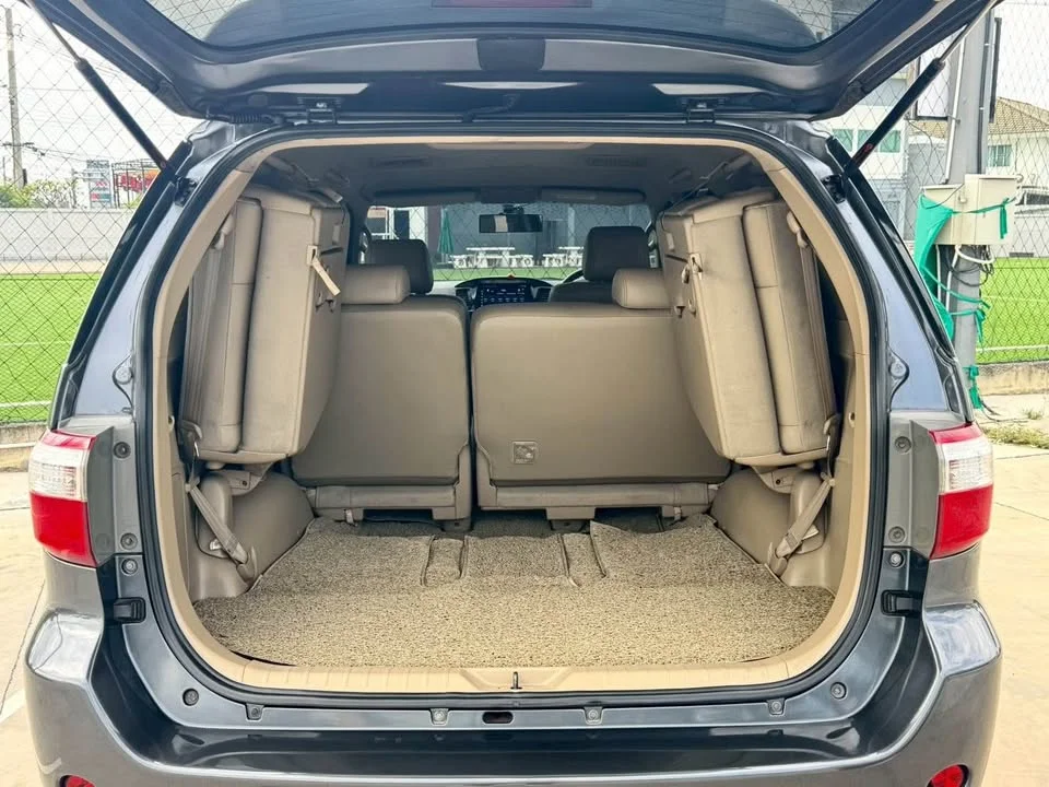 2011 Toyota Fortuner I 3