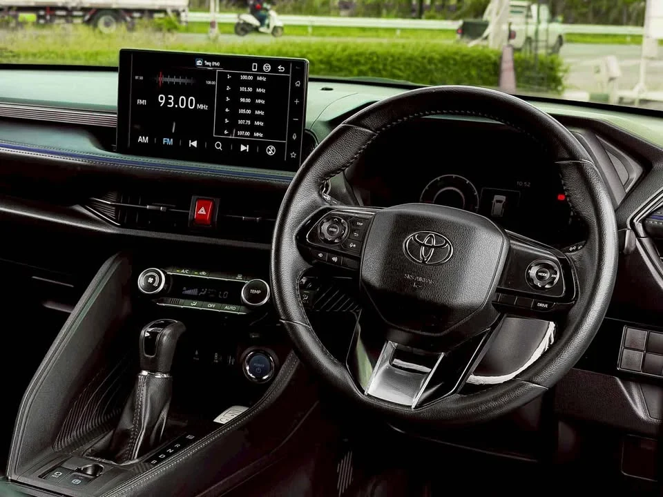 2024 Toyota Yaris Cross AC200 3