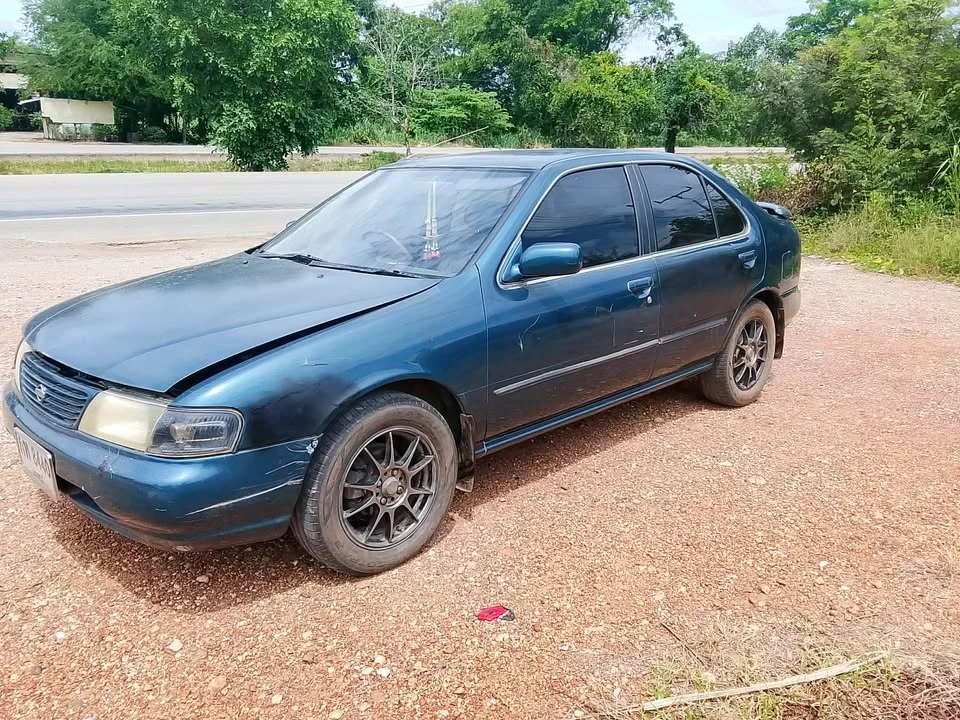 1996 Nissan Sunny IV 2