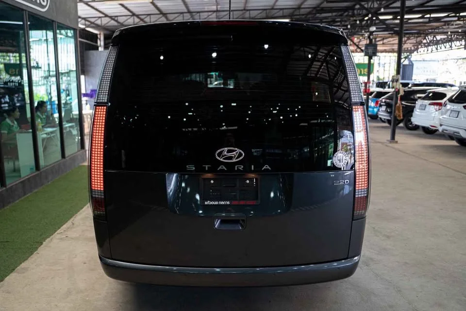 2021 Hyundai Staria US4 3