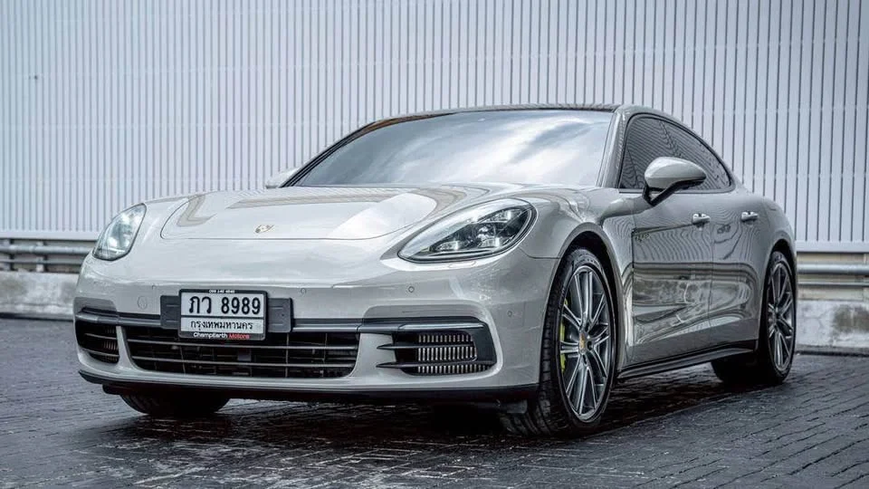 2018 Porsche Panamera II 3