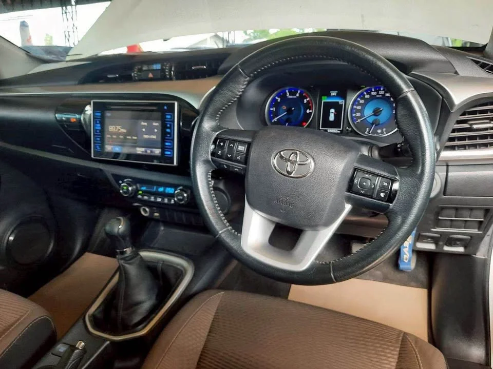 2017 Toyota Hilux VIII 3