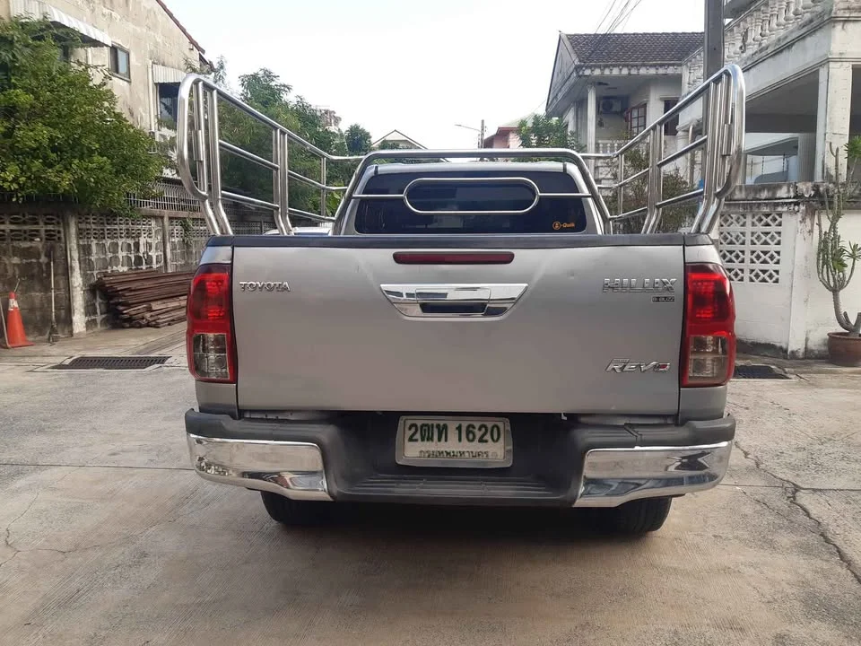 2018 Toyota Hilux VIII 2