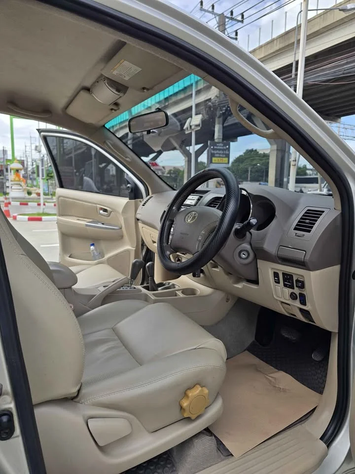 2005 Toyota Fortuner I 3