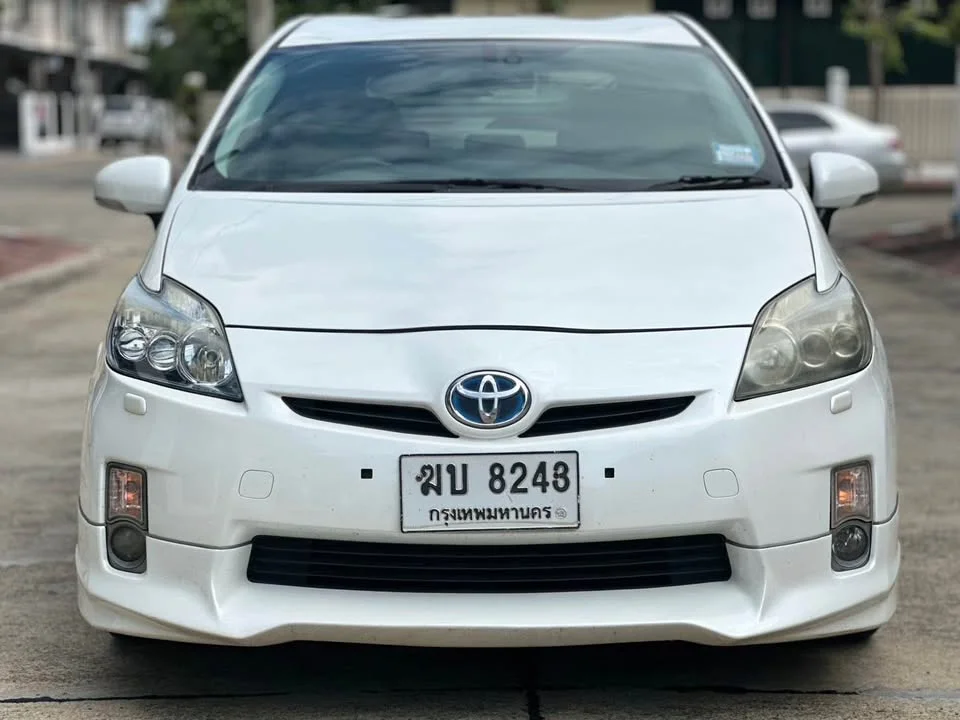 2011 Toyota Prius III 3
