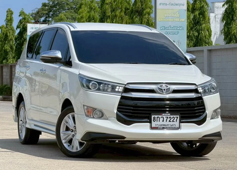 2020 Toyota Innova II 3