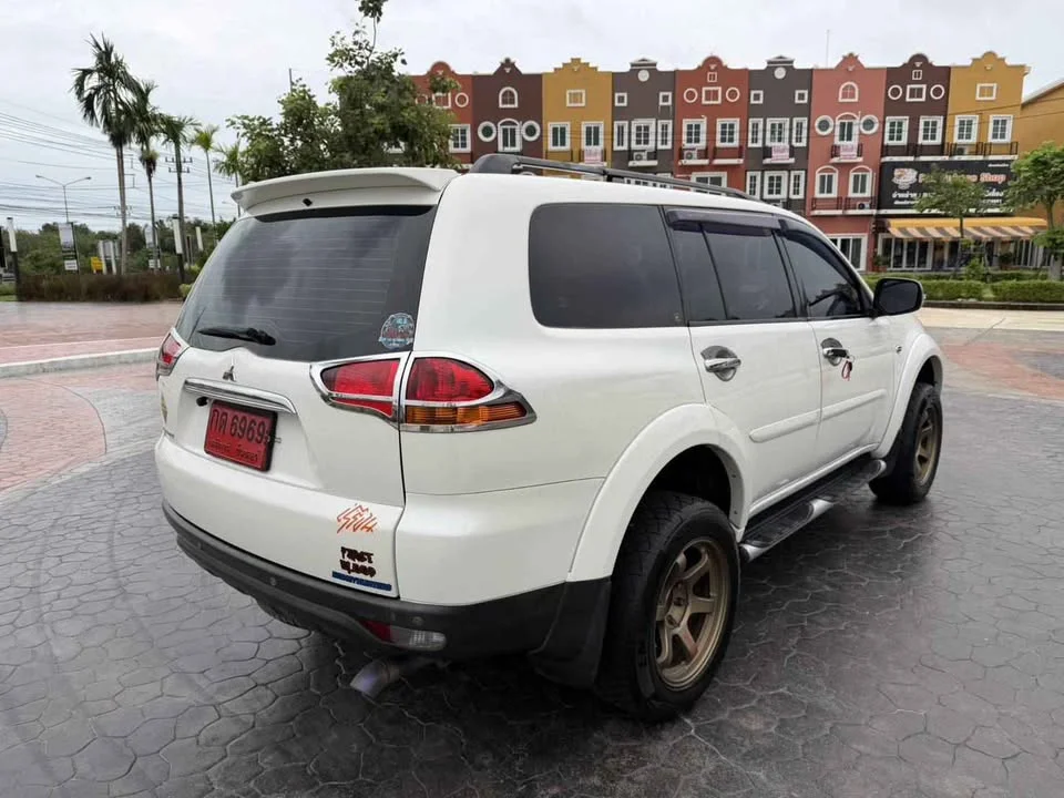 2013 Mitsubishi Pajero Sport II 3