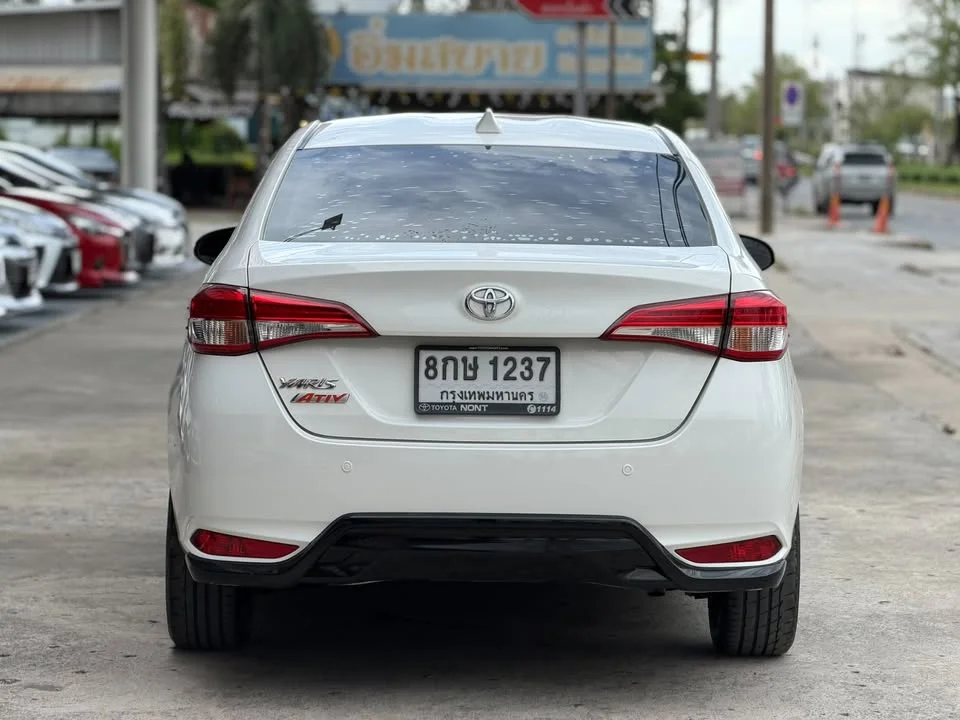 2019 Toyota Yaris ATIV III 2