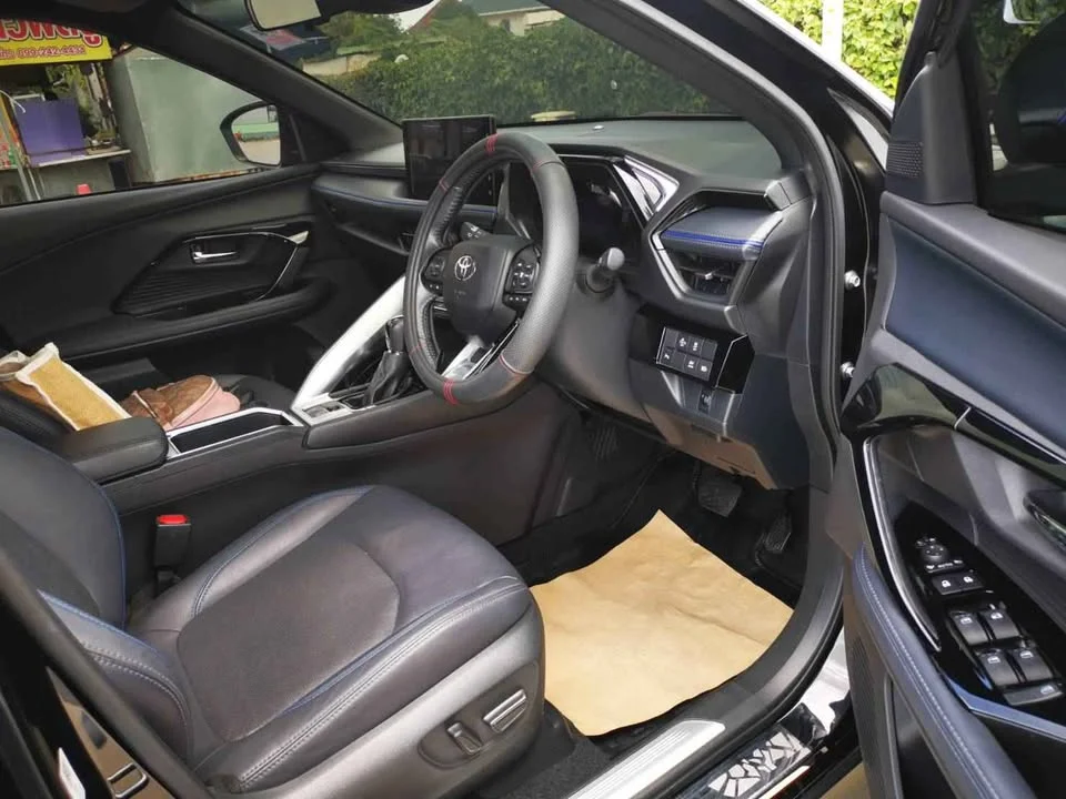 2023 Toyota Yaris Cross AC200 3