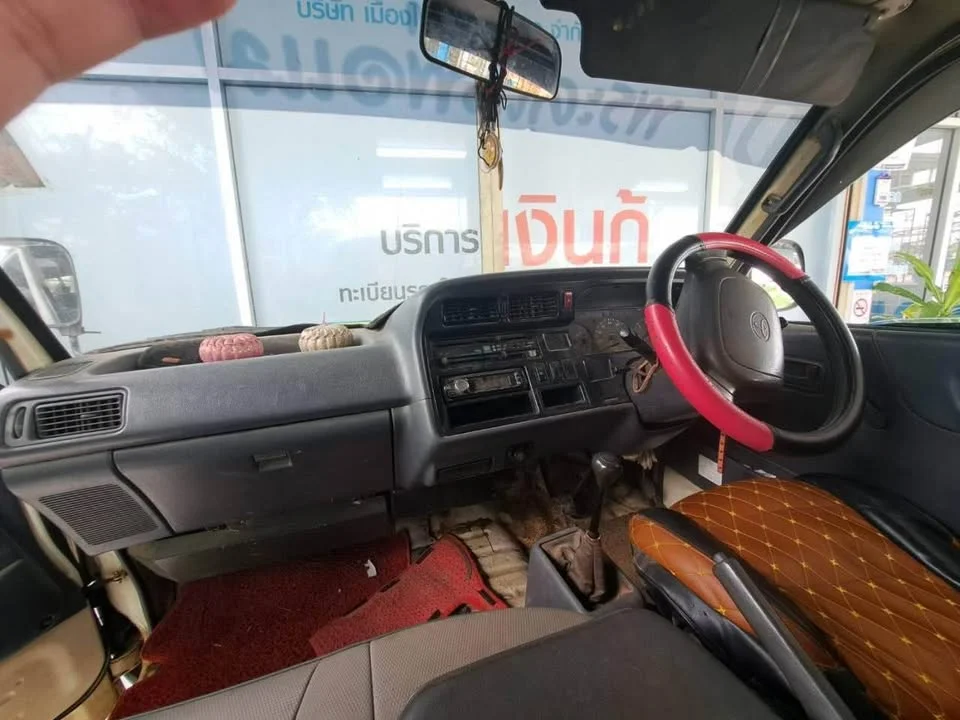 2004 Toyota Commuter IV (H100) 3
