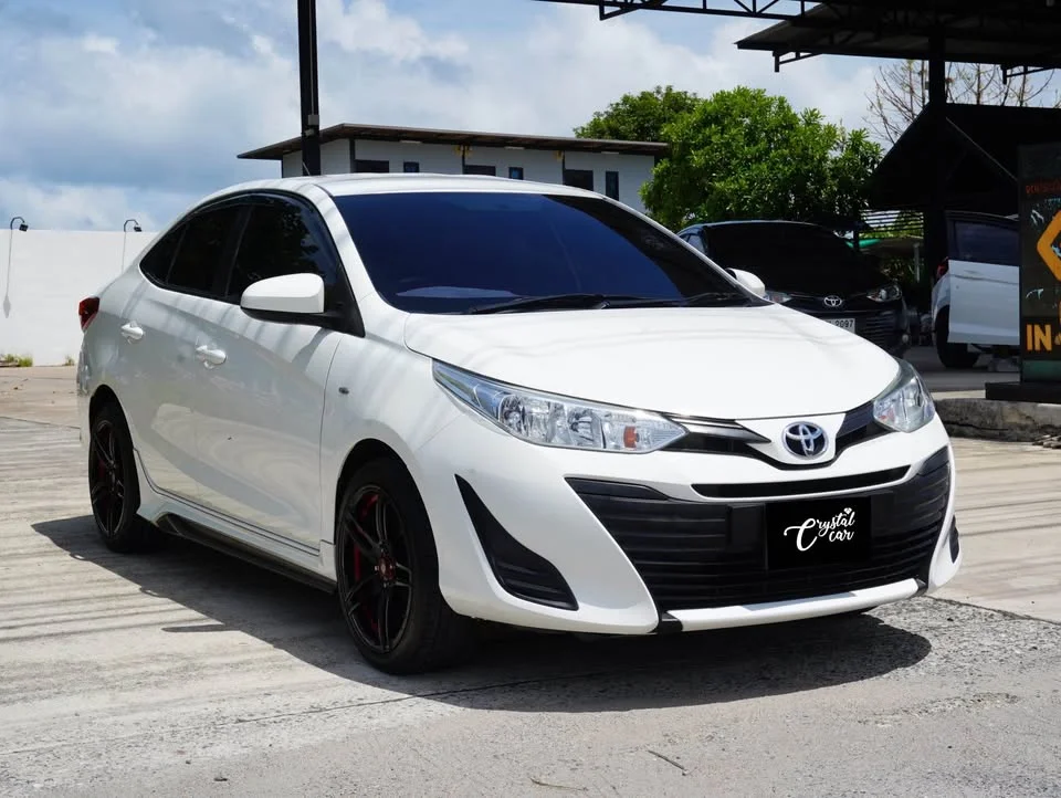 2017 Toyota Yaris ATIV III 3