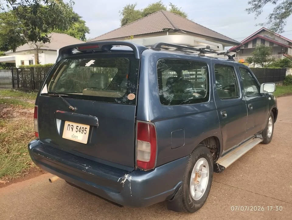 2004 Nissan Frontier I 2