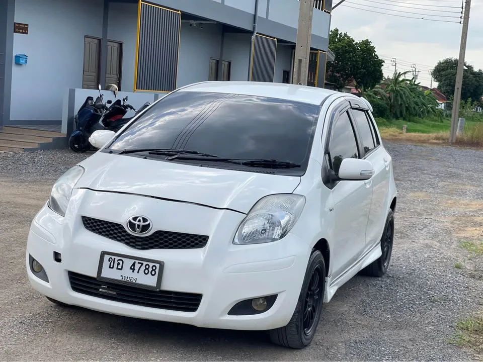 2006 Toyota Yaris II 2