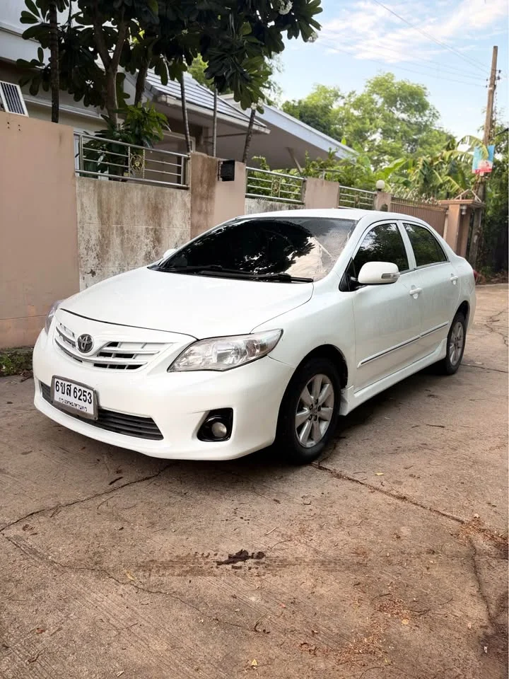 2013 Toyota Corolla Altis X (E140) 2