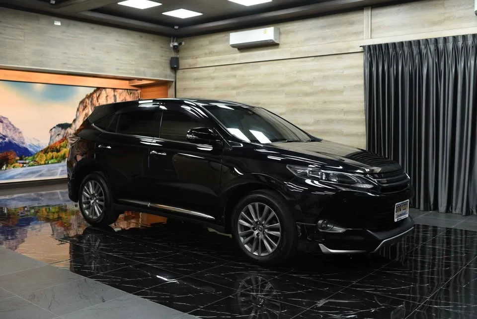 2014 Toyota Harrier III 2