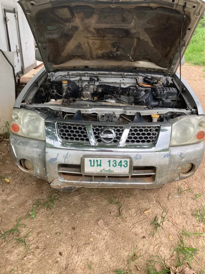 2004 Nissan Frontier I 3