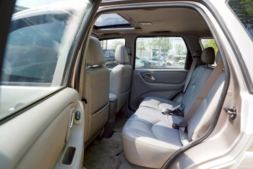 2003 Mazda Tribute I 3