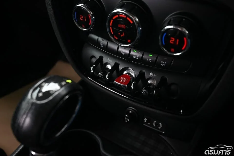 2017 Mini Hatch  III 3
