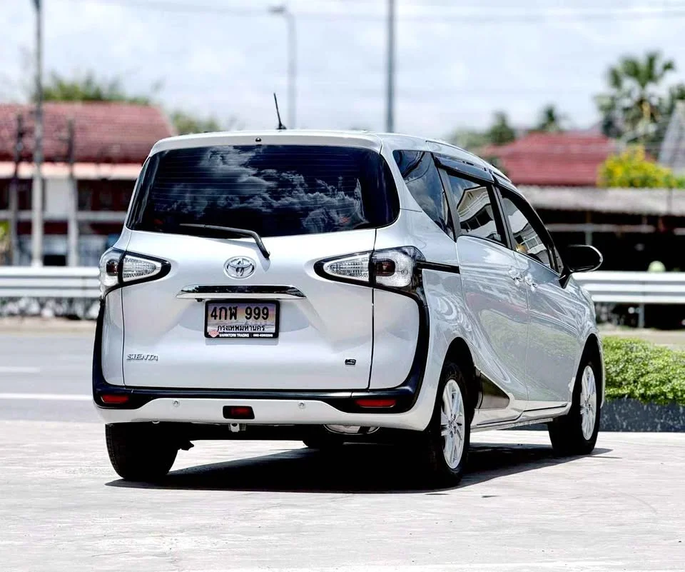 2019 Toyota Sienta II 2