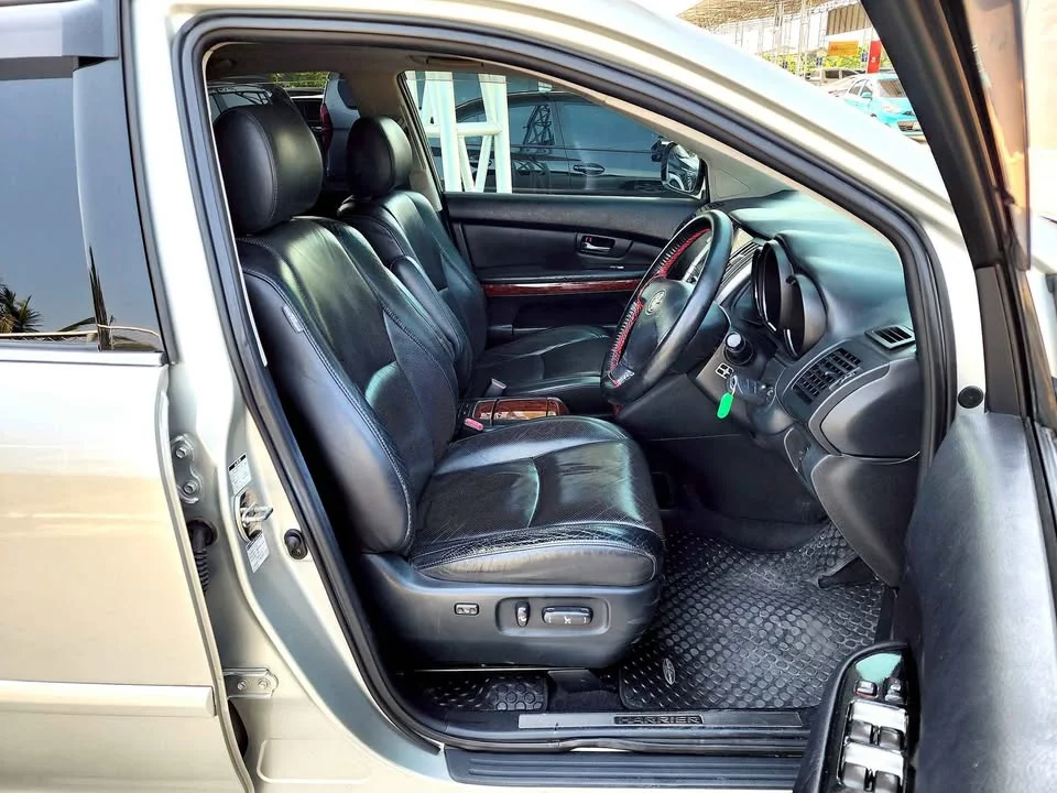 2005 Toyota Harrier II 3