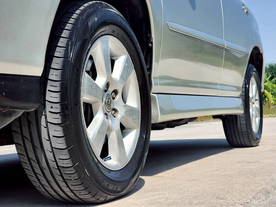 2005 Toyota Harrier II 2