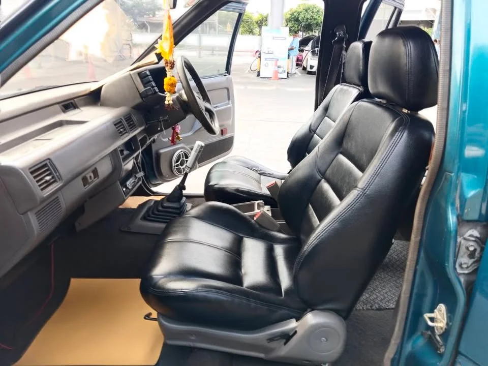 1994 Isuzu Vega I 3