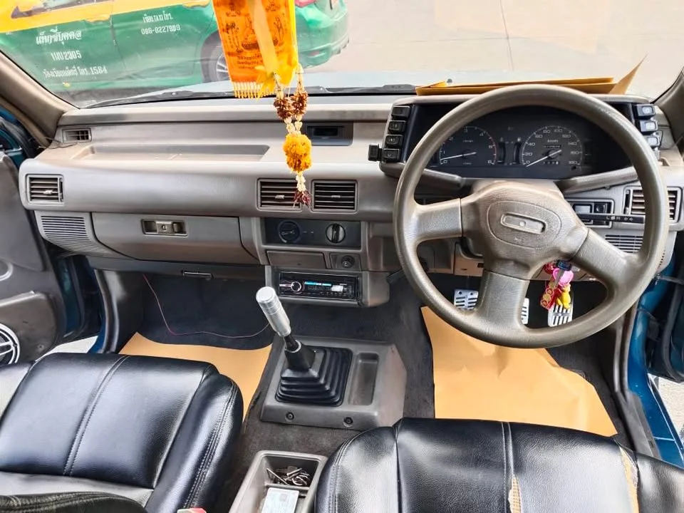 1994 Isuzu Vega I 2