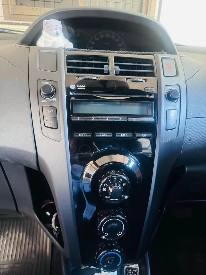 2006 Toyota Yaris II 2