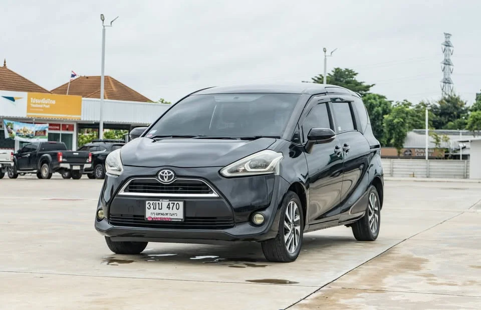 2017 Toyota Sienta II 3
