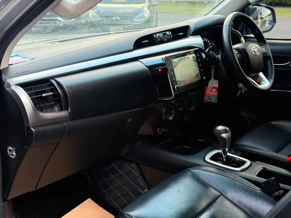 2023 Toyota Hilux VIII 3