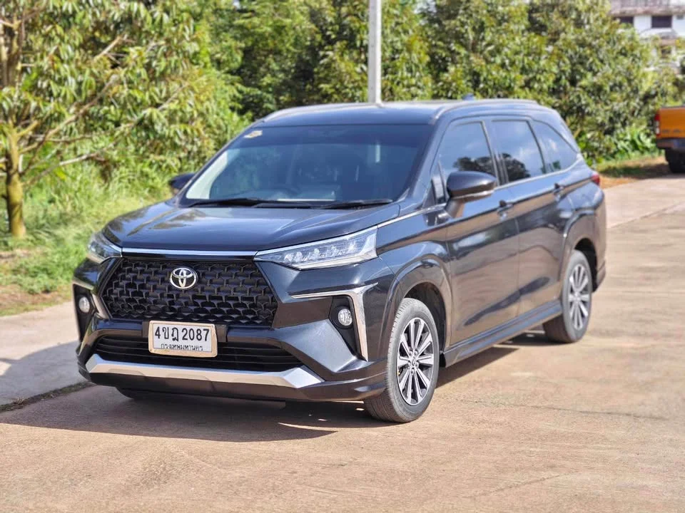 2023 Toyota Veloz III 2
