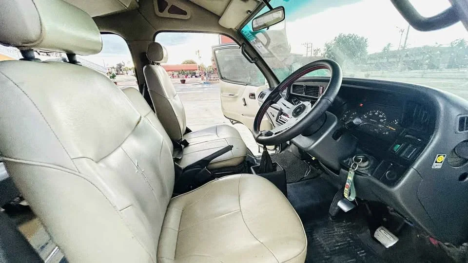 2004 Toyota Commuter IV (H100) 3