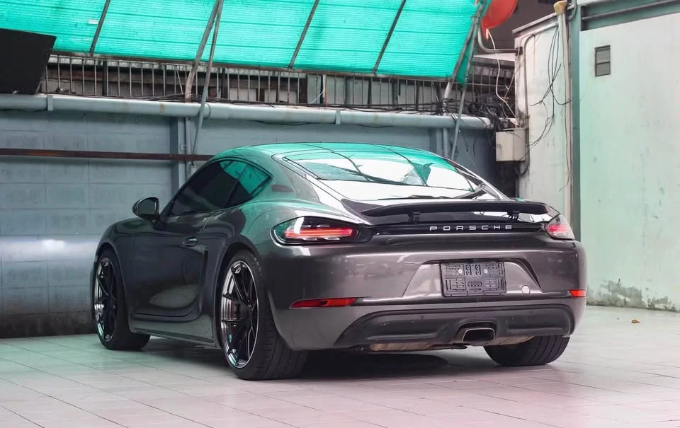 2018 Porsche 718 Boxster and Cayman IV 3