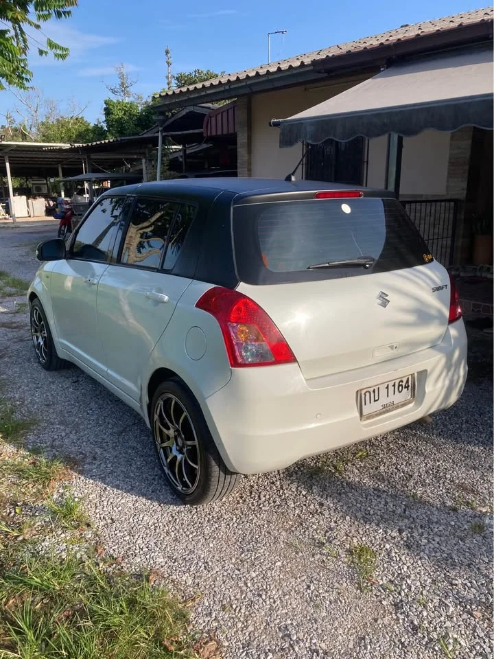 2011 Suzuki Swift I 2