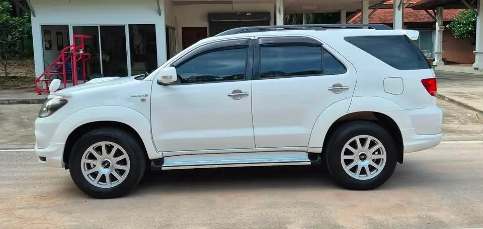 2008 Toyota Fortuner I 3