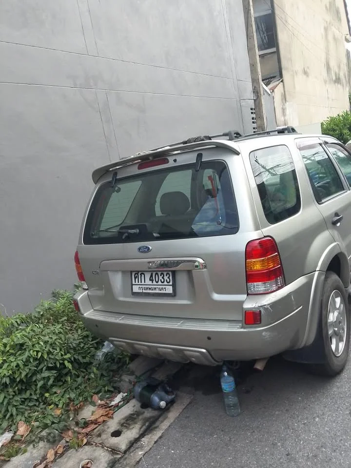 2004 Ford Escape I 3