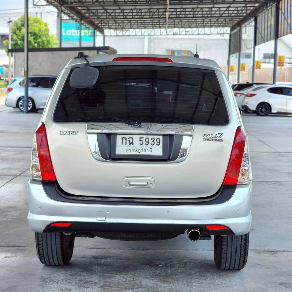 2007 Isuzu MU-7 2