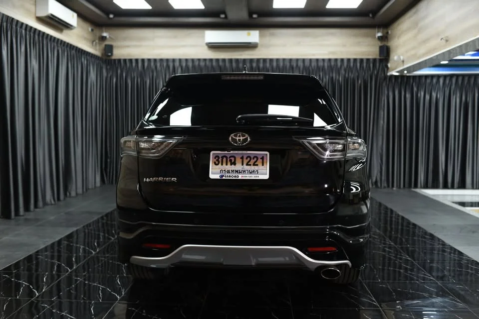 2014 Toyota Harrier III 2