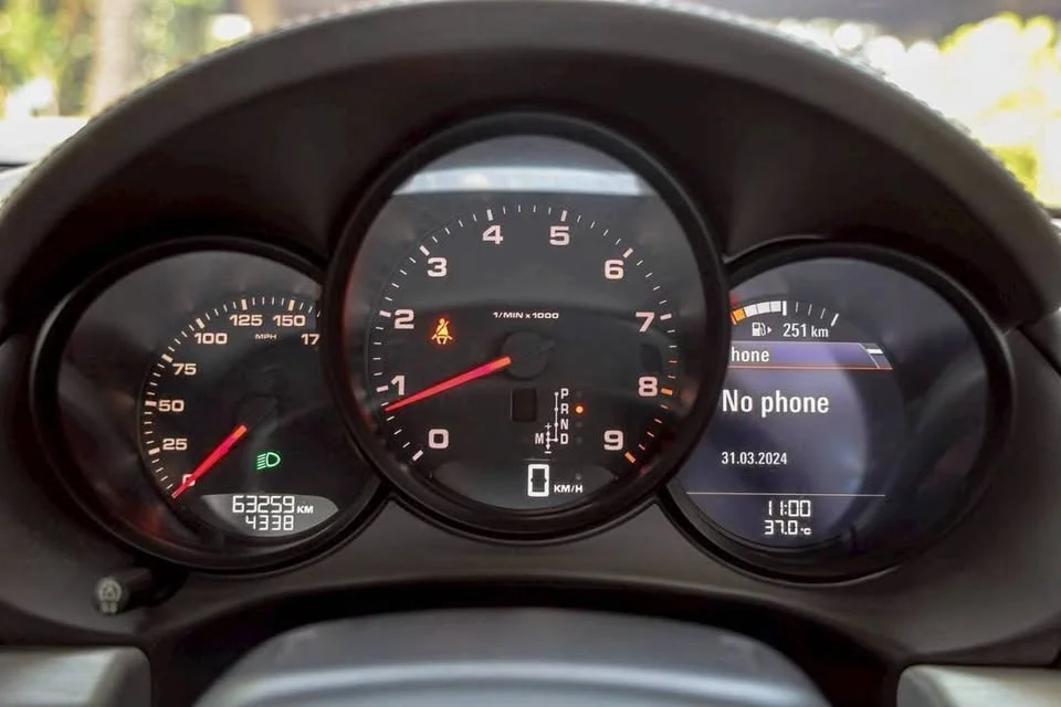 2013 Porsche Boxster and Cayman III 3