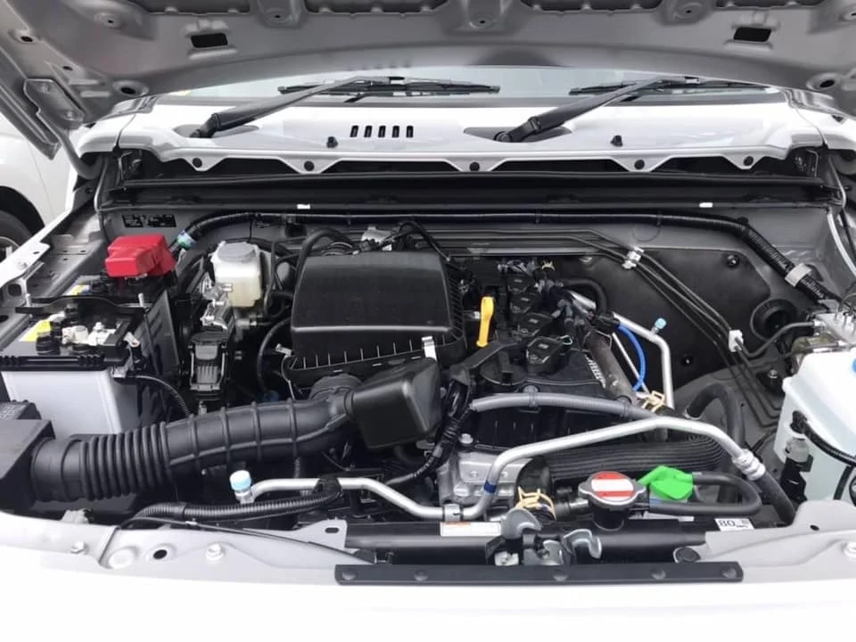 Suzuki Jimny IV 3