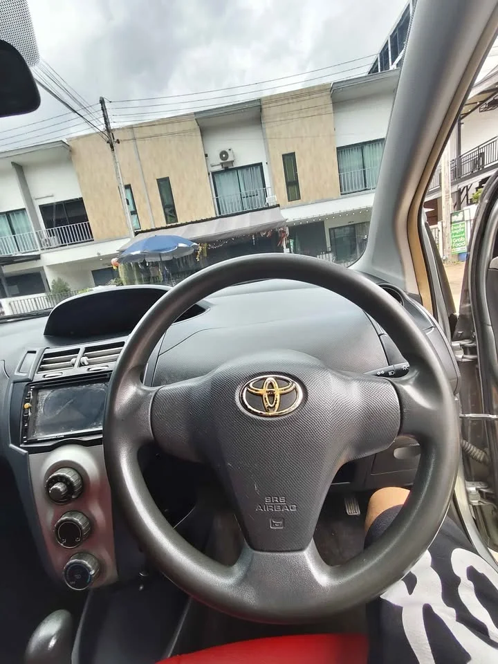 2006 Toyota Yaris II 2