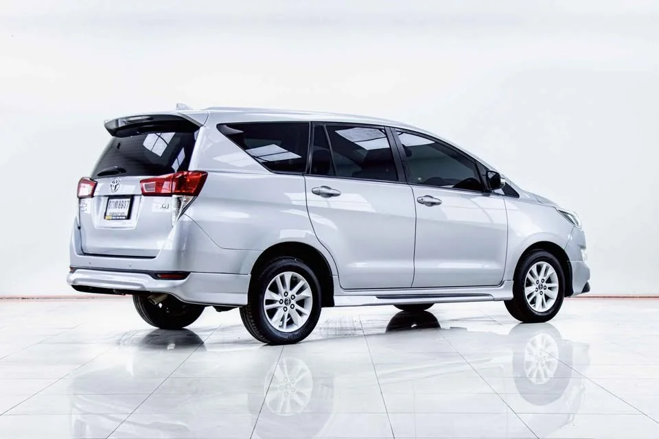 2017 Toyota Innova II 2