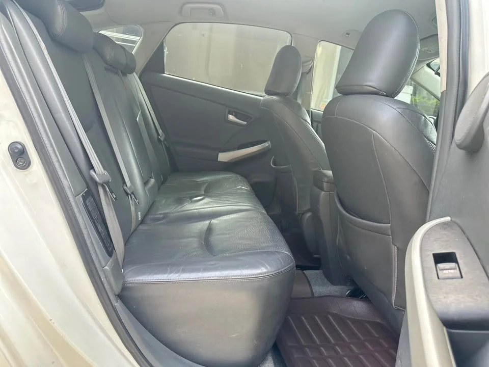 2011 Toyota Prius III 3