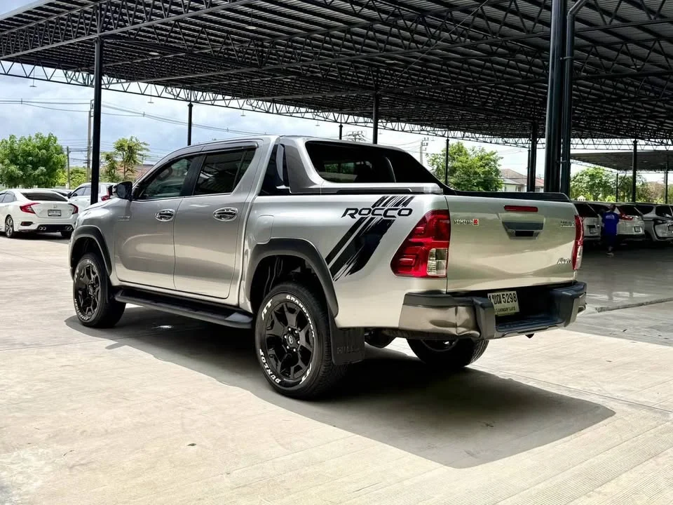 2020 Toyota Hilux VIII 2