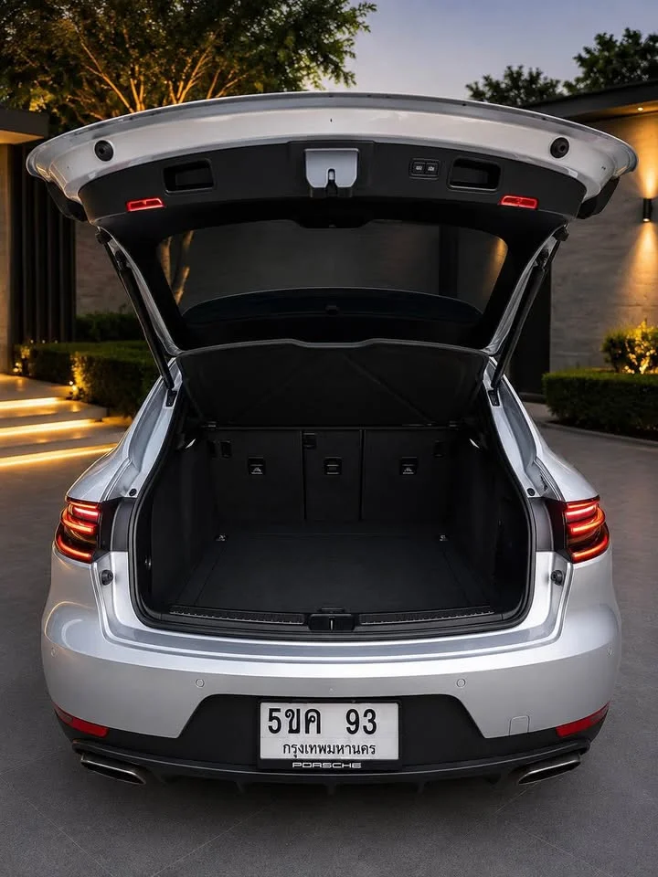 2016 Porsche Macan I 2
