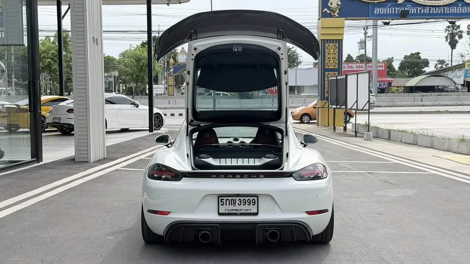 2017 Porsche 718 Boxster and Cayman IV 3