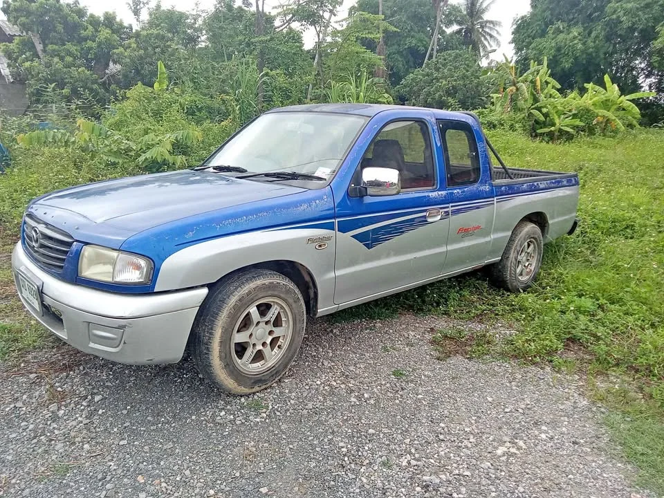 2004 Mazda 2500 Fighter V 2