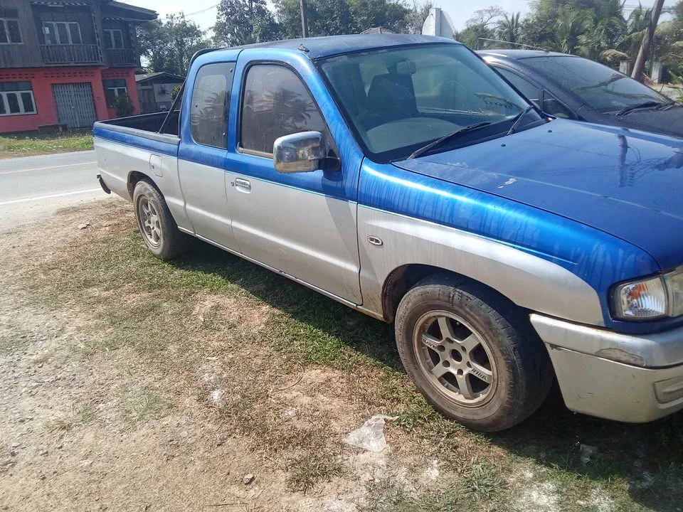 2004 Mazda 2500 Fighter V 3